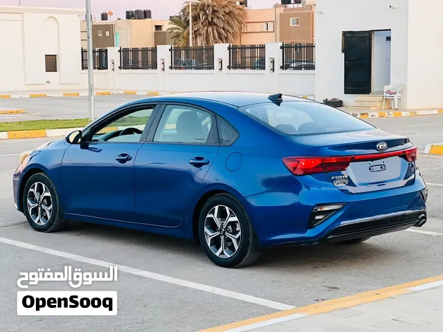 مطلوب بابين يسار كيا فورتي اللون ازرق