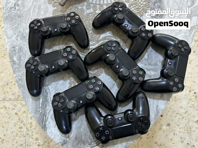 أيادي بلايستيشن 4 مكفولات اسبوع  وخدمه سنه كامله تصليح بنص سعر السوق  وقابل للبدل مع دفع الفرقيه