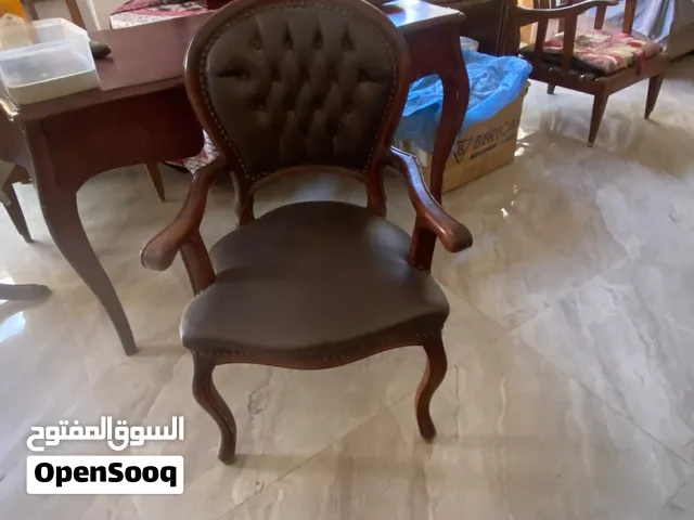 كرسي مدير فخم جلد لايستعمل إلا شهرين