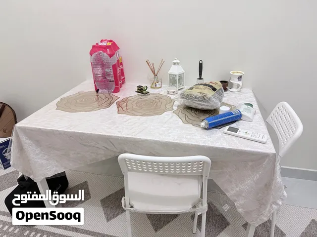 ايكيا طاولة طعام 4اشخاص