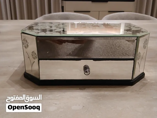 صندوق لتخزين مجوهرات