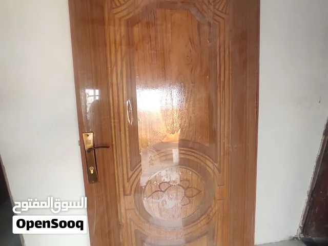 باب خشب جديد