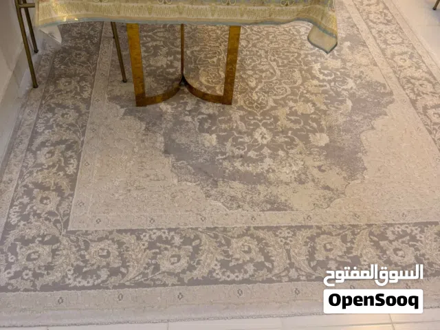 سجادة 9 متر نظيفة بحالة ممتازة