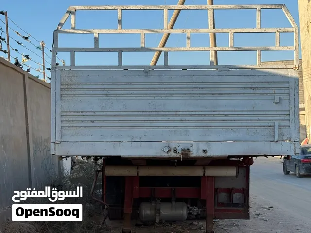 بيتينا ثلاث صالات اوربيه صالات ودبش الي تحتها كله محلي تصنيع داخل ليبيت