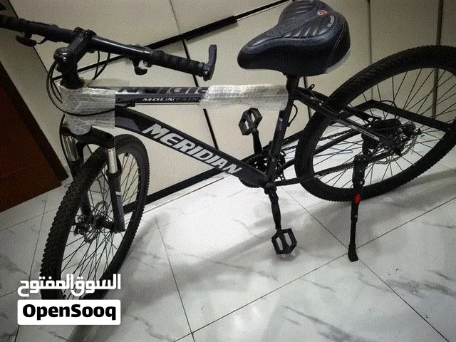 دراجة جبلية من ماركة ميريديان (Meridian) M800