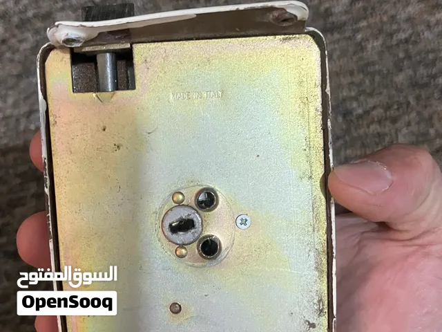 قفل باب خارجي