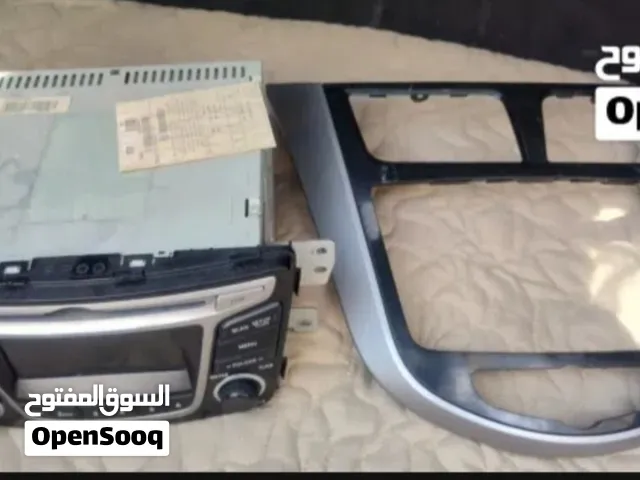 Hyundai accent 2017 frame + radio