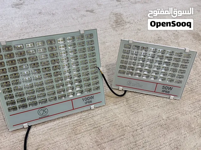 كشافات اللون الأبيض خارجيه. وداخليه