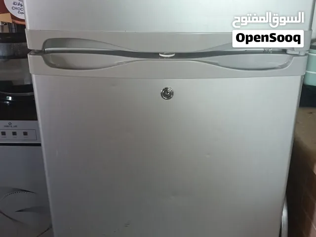 ثلاجه ناشونال بحالت الوكاله لا يوجد شيئ مغير فيها على وضعها من الشركة