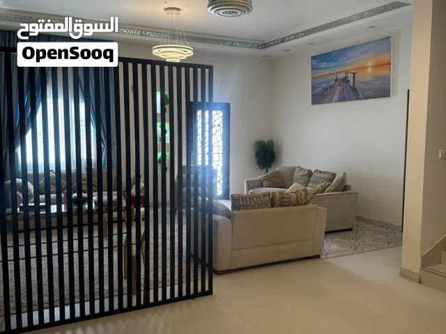 منزل راقي في شارع النور