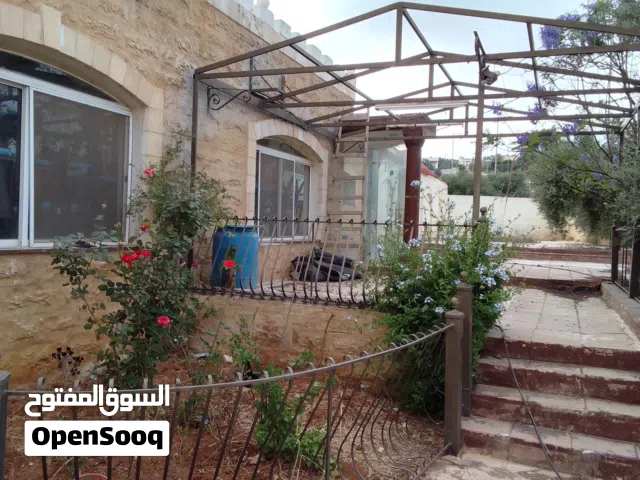 مطعم وكافيه ((( إطلالة جرش ))) موقع مميز يصلح لأي مشروع مشابة
