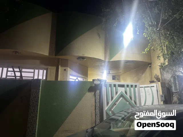دار قريب عن مركز المدينه وممكن الوصول اليه في الزيارات بدون قطع من خلال شارع القاضي