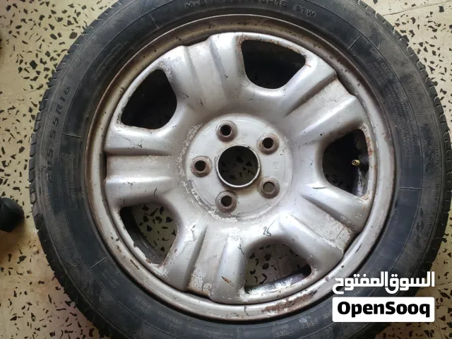 طاوة حديد مقاس 16 مع تاير مستخدم نظيف