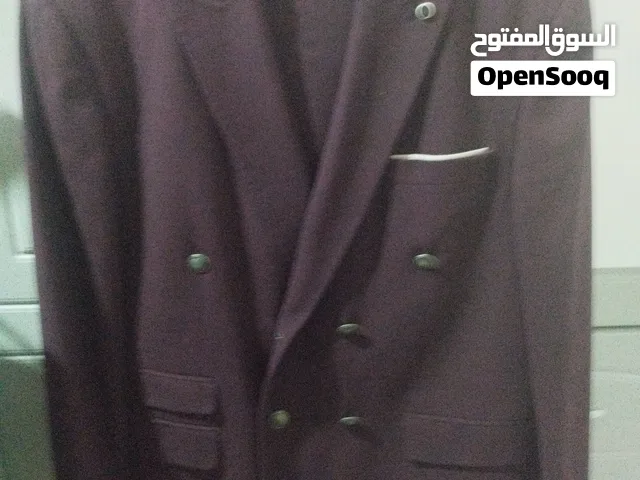 بدلة رجالي لون عنابي مستعملة