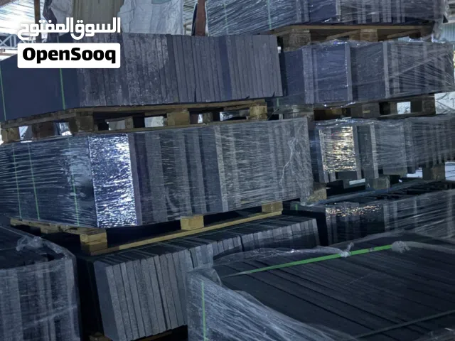 “للبيع حجر بازلت طبيعي فاخر بجودة عالية – مثالي للواجهات والأرضيات مع توفر كافة المقاسات وخدمة توصيل