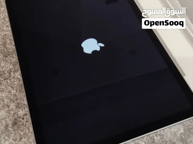 Apple iPad 128 GB in Jeddah