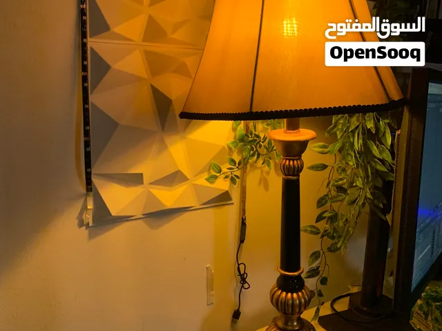 Vintage Table Lamp (Excellent Condition)