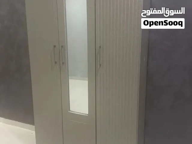 دولاب ثلاث ابواب للبيع فالدمام