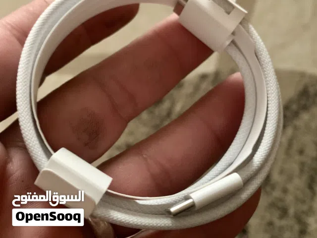 وصلات  وشاحن ايفون اصلية 100%