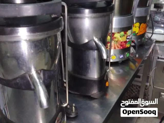 عصارات جزر وتفاح وفواكه
