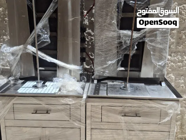 (للبيع معدات) (مطعم حلويات)  (كفي شوب ايس كريم)  معدات * بحالة * الوكاله *
