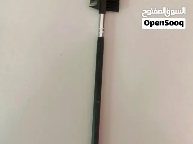 فرشاه مع مشط للحواجب