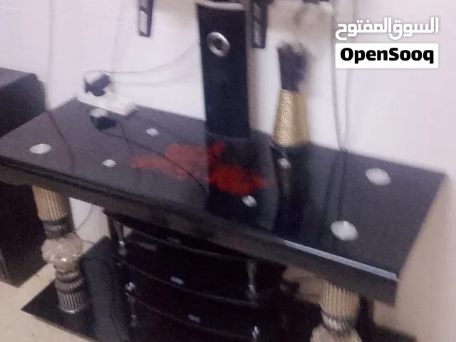 طاولة شاشة استعمال شهر بتلمع لمع سعر 70دينار