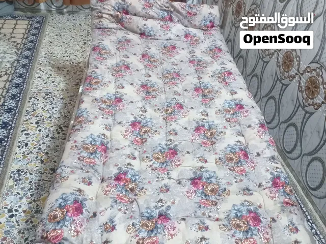 سرير كبير حديد