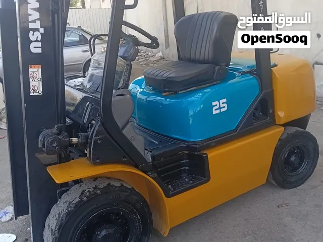 تحميل وتنزيل جميع انواع البضائع وتاجير رافعات شوكيه