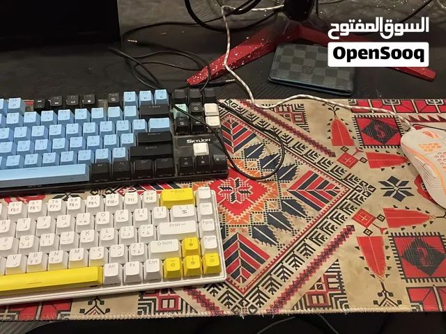 بي سي كامل مع جميع ملحقاته وأغراضه فقط تركبه ويشتغل وياك كل شي