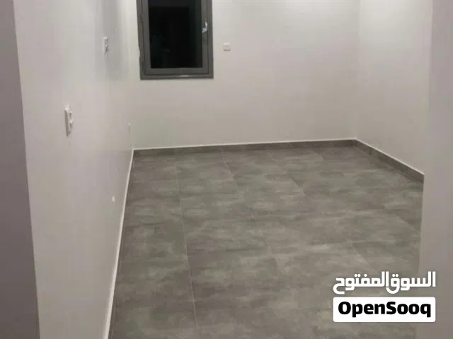 للايجار بالسالميه غرفه وصاله عائلات فقط قرب البحر اول ساكن وافدين فقط