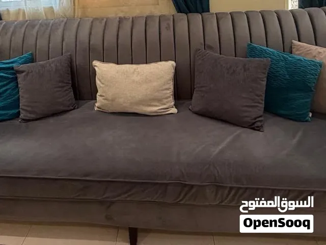 عفش بحالة جيدة جداً