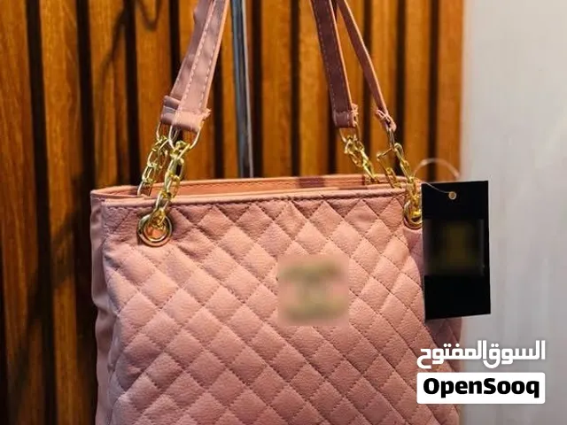 متوفر لدينا تشكيلة حقائب (شنط) راقية وجديدة بجودة ممتازة وخامات عالية.