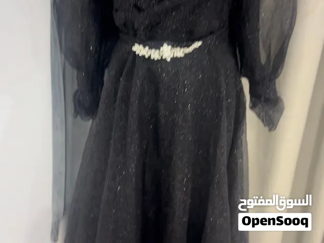 فستان اسود
