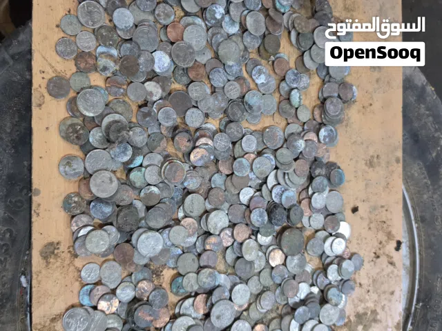 عملا معدنيه مختلفه