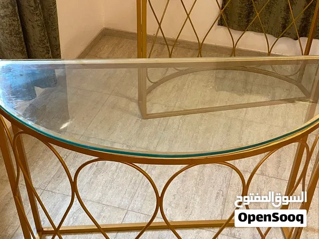 طاولة كونسول دائرية فخمه متوفر 3 الحبه ب 30 ريال قابل