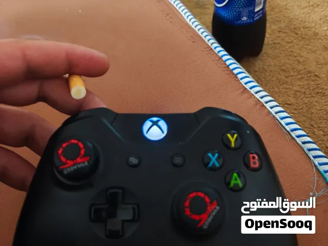 يد xbox one للتبديل بيد سيريس معها بطرية وقاعدت شخن ممتازه