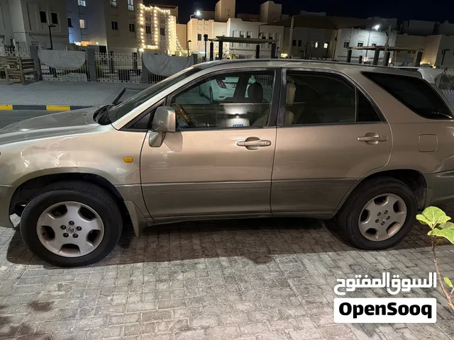 لكزس RX300 موديل 2002 للبيع بسعر 1300 دب قابل بالمعقول