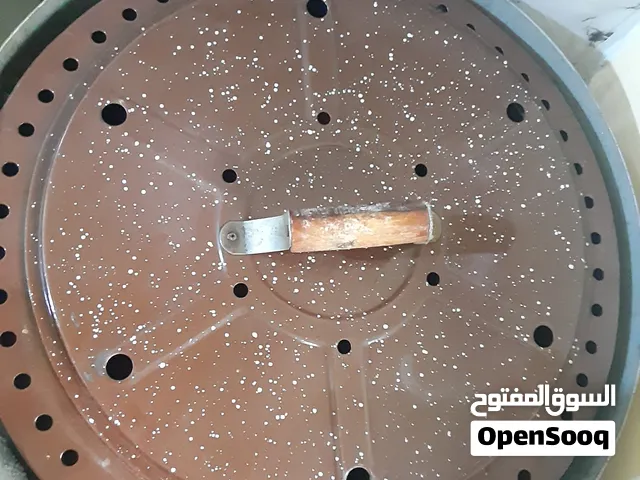 تنور العود وسط ضد الذحل مستخدم نظيف