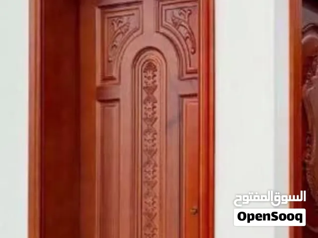 أبواب داخليه خشب تعباه كامل مع الجوجوبه والبرواز والكيلون والنورماده والصبغ عمل درجه اولى.
