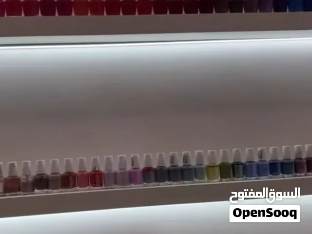 صالون مجهز بالكامل سنة التأسيس 2024 البيع بداعي الهجرة خارج البلاد