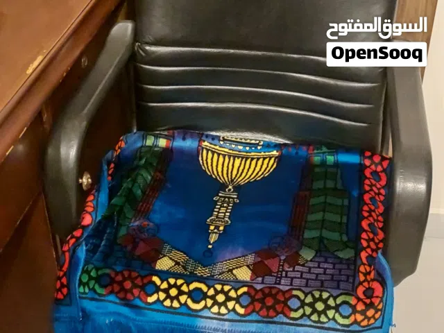 مكتب مع كراسي وطاولة TV وطاولة زاويه 2 بسعر مغري