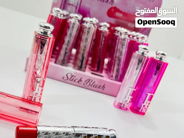 أويلي على جمال هالألوان   ملمّع الشفاه   من هدى بيوتي تردين شفايف مليانة وتلمع لمع طبيعي وبدون