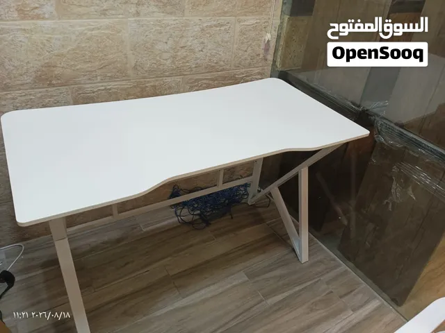 طاولة Gaming فخمة وأنيقة! لون أسود كربوني وهيكل معدني قوي  سطح واسع 120×60×75 سم مثالي لجهازك