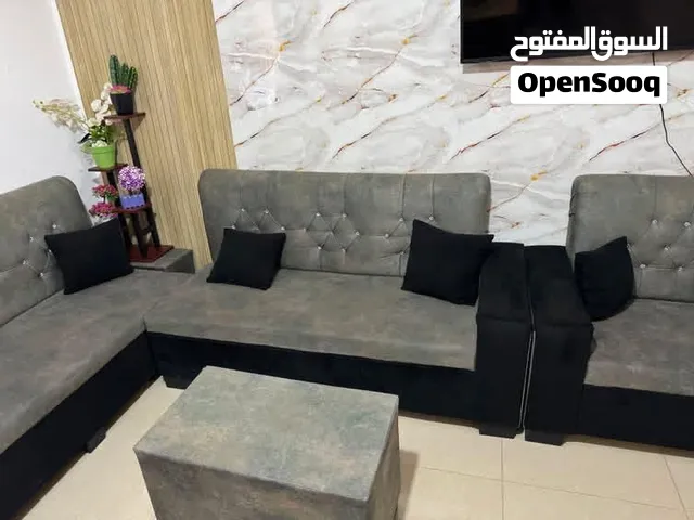 طقمين كنبيات بحالة ممتازة جدا