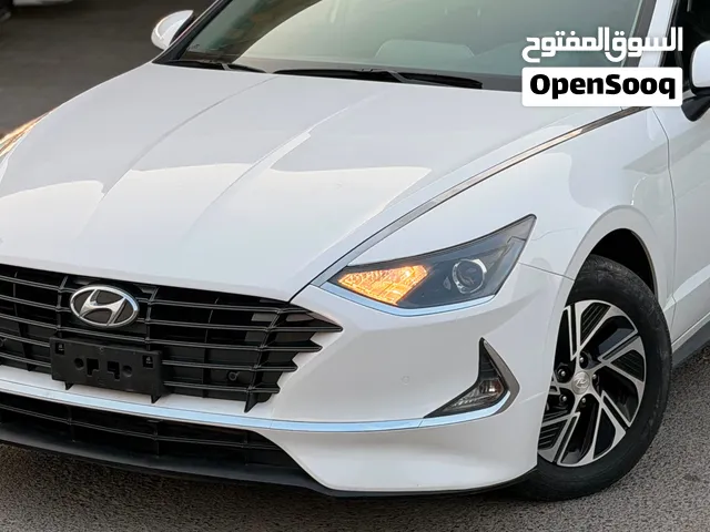 هيونداي سوناتا خليجي نضيف جدا هايبرد فل مواصفات بدون حوادث استعمال قليل حاله ممتازه مايحتاج شي