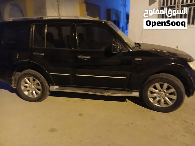 2010 ميتسوبيشي باجيرو GLS