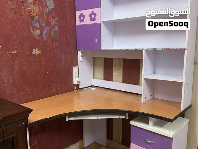 Study/computer table for girls. طاولة الدراسة/الكمبيوتر للفتيات