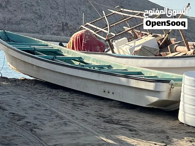 قارب 23 للبيع
