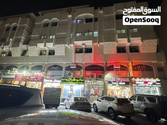 فرصه تجاريه مشروع جاهز في موقع مميز وسط المدينه محل هواتف مع الرخصه مع السيستم الديكور معدات الصيانه